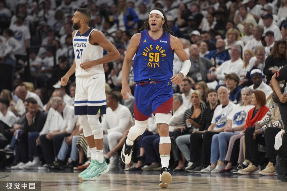 与英格兰竞 与英格兰竞