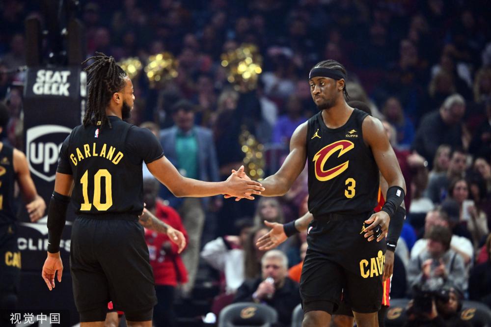 相比之下 相比之下